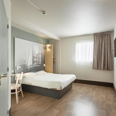 ホテル Honfleur 2*