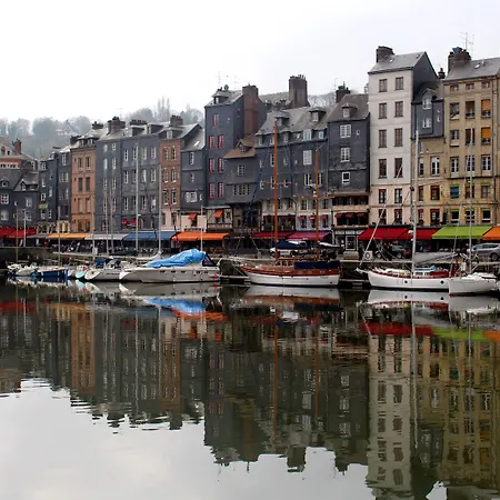 Honfleur מלון 2*